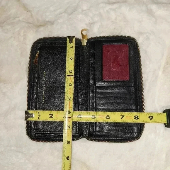 Marc Jacobs Large Black Leather Gold Zip Around Waller - Picture 5 of 5